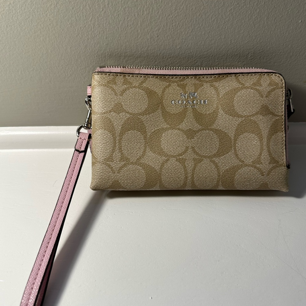 Coach Double Corner Zip Wristlet F64131